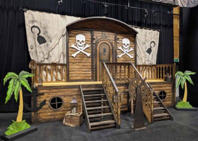 Slick Events: stage and set builds for amateur dramatics productions - Peter Pan stage set
